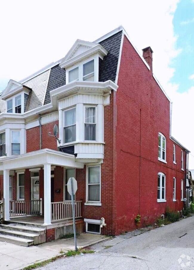 Building Photo - 857 Wayne Ave