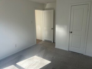 Building Photo - 18506 Autumn Hts Ln