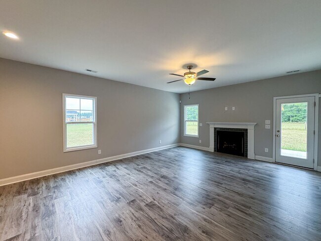 Foto del edificio - 7720 Rufus Johnson Rd