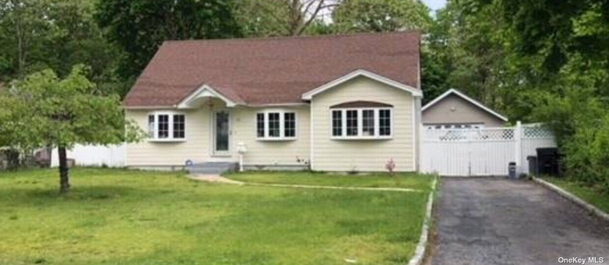 Primary Photo - 31 W Lakeland St