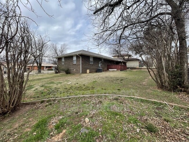 Photo - 3200 Lyon Blvd House