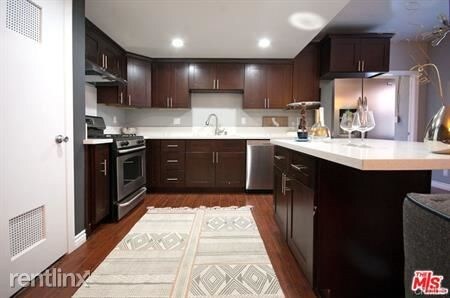 Foto del edificio - 246 N Coronado St