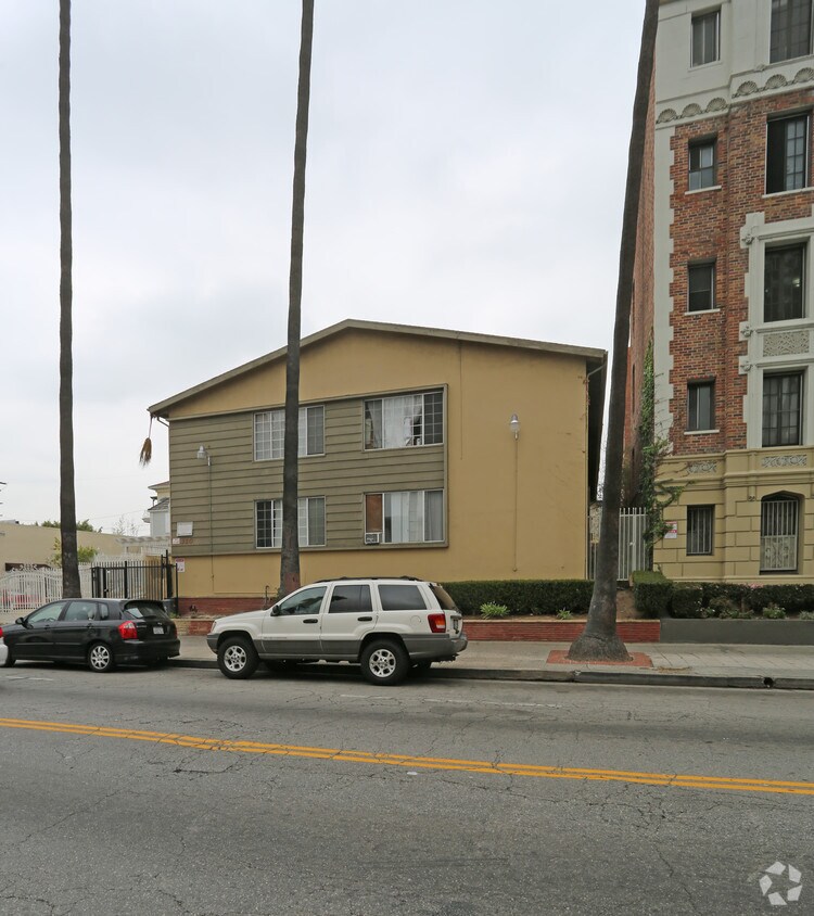 Foto del edificio - 320 S Normandie Ave