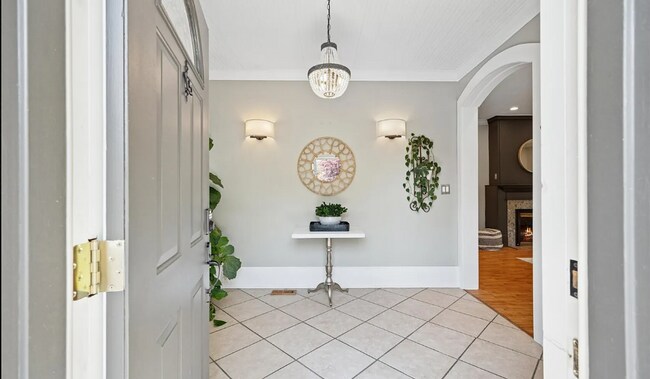 Foto del edificio - Charming updated 1920s 3BD 3BA