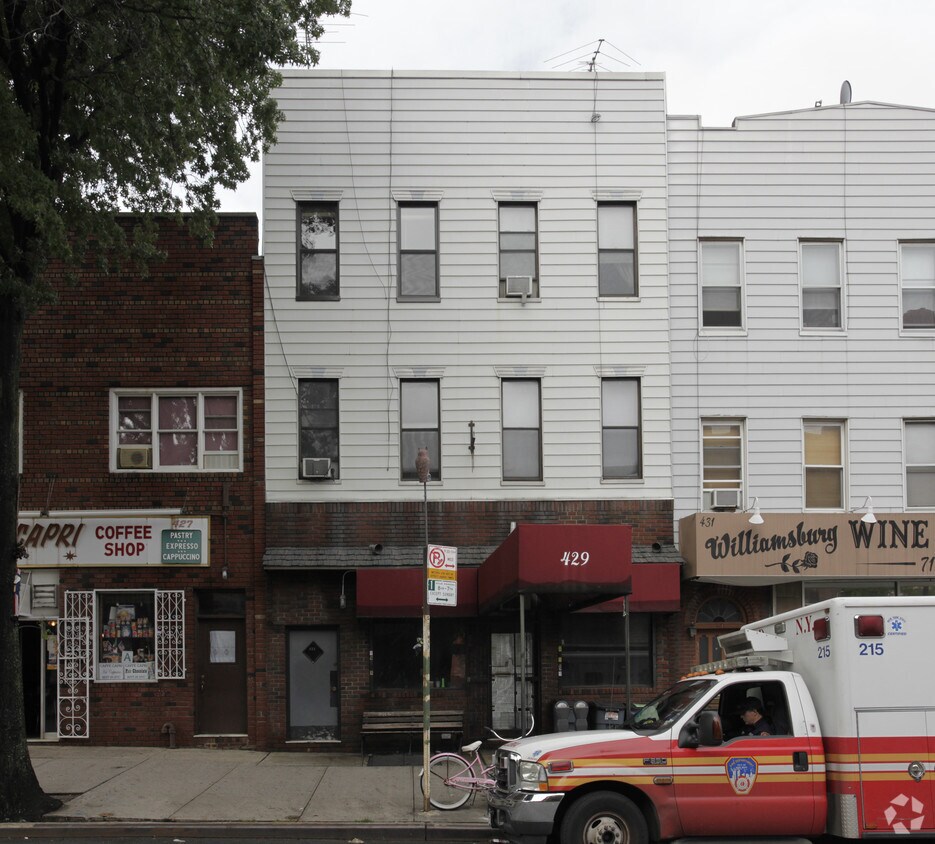 Building Photo - 429 Graham Ave