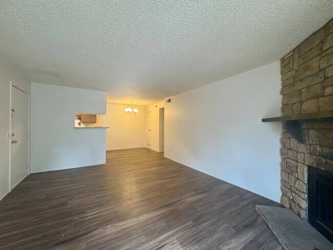 Foto del edificio - 2 Bed 2 Bath Condo in Denver Near Windsor Lake! Available NOW!