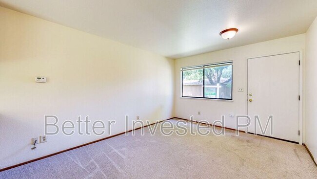 Foto del edificio - 5222 Fulton Rd