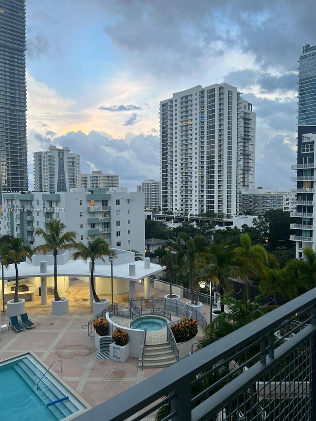 Foto del edificio - 350 NE 24th St