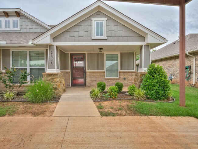 Foto del edificio - 5700 Campbell Creek Dr