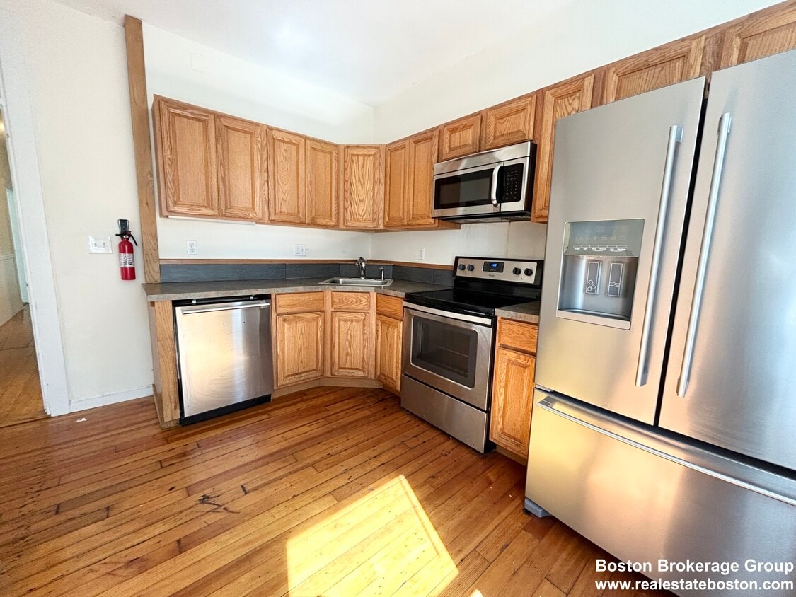 Photo - 1 Folsom Ave. Unit 2