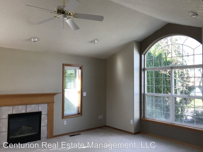 Building Photo - 1426 Horizon Ridge Dr NE