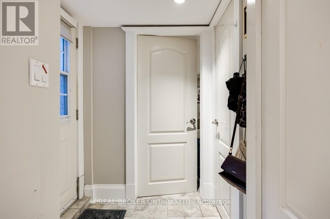 Photo du bâtiment - 117 Jackman Ave