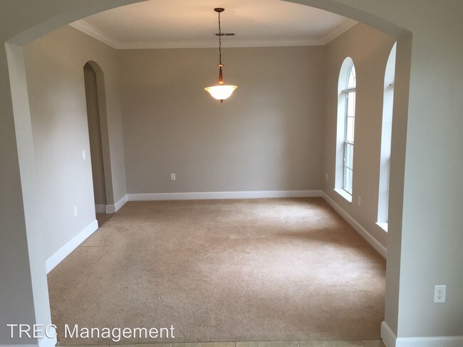 Building Photo - 804 Delfino Dr