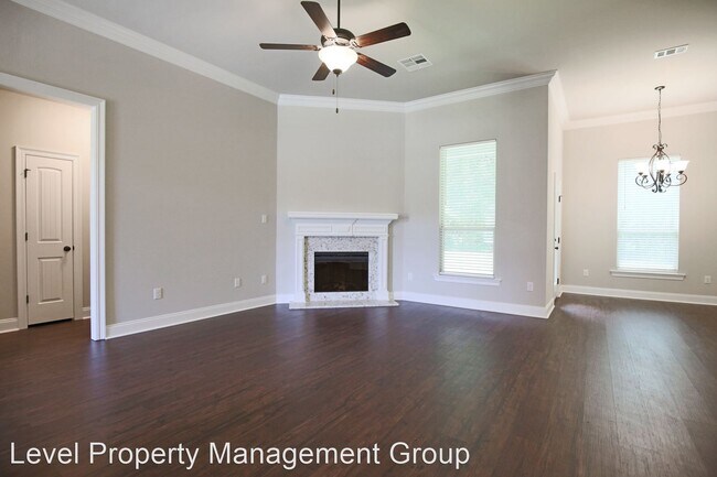 Building Photo - 3 br, 2 bath House - 524 Crackwillow Ave.