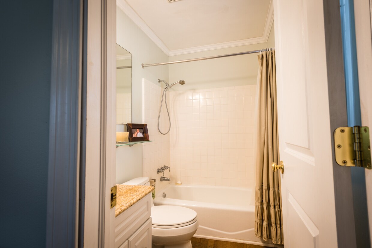 Foto principal - 4087 Shawnee Ln NE