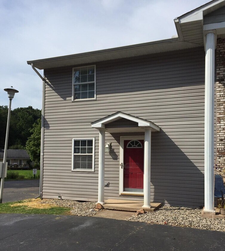 Primary Photo - 5050 St Patrick Cir