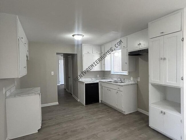 Building Photo - 3759 S 60th W Ave