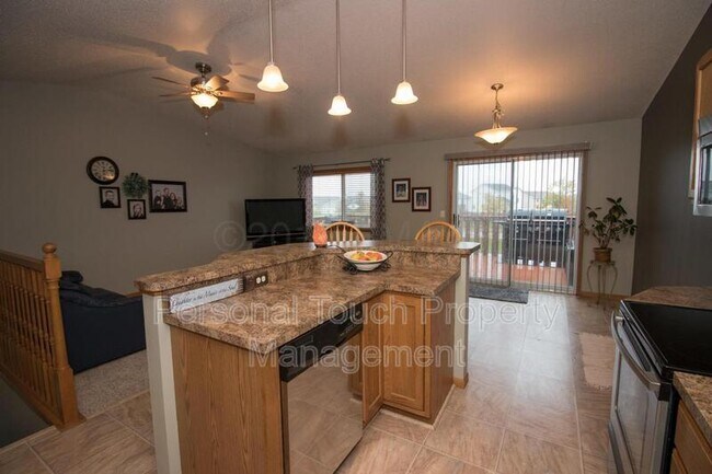 Foto del edificio - 1060 41st Ave W