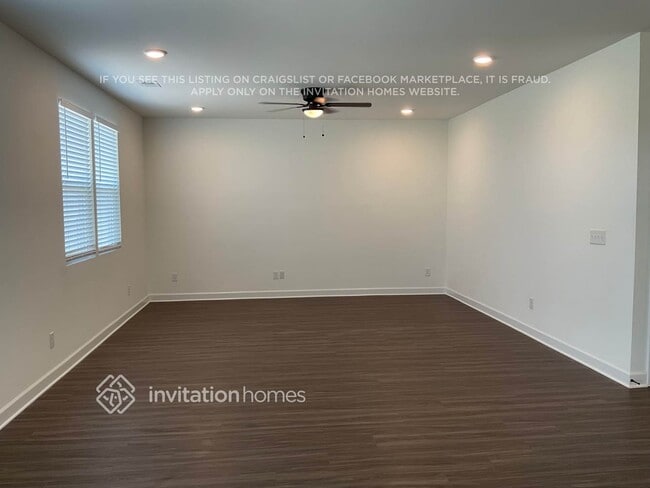 Building Photo - 241 W Millbrook Dr