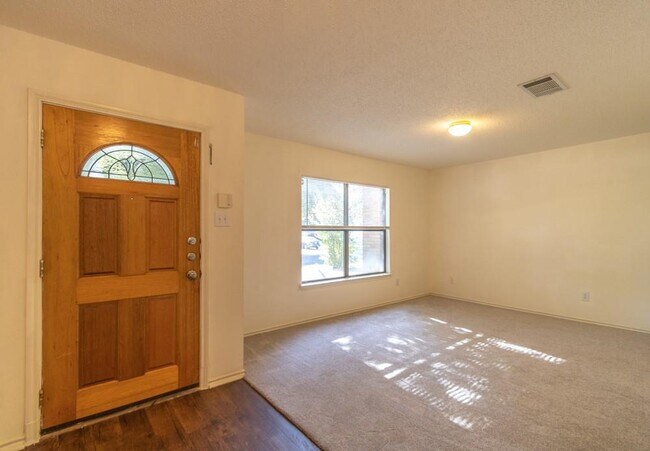 Building Photo - 2511 Stapleford Dr