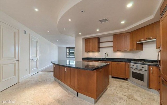 Building Photo - 1 br, 1.5 bath Apartment - 5052 Scholarship