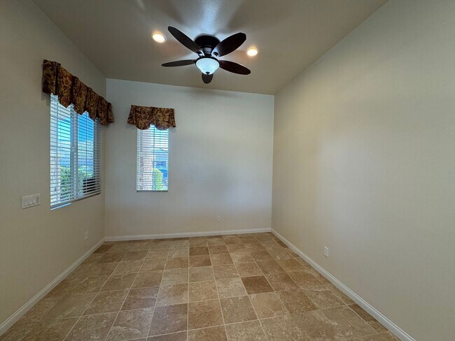 Building Photo - 55 + Community of Sun City Del Webb in App...