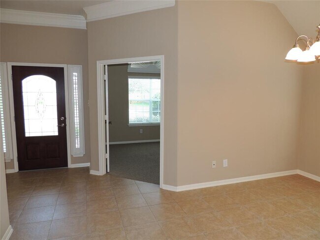 Building Photo - 30411 Deleon Fields Dr