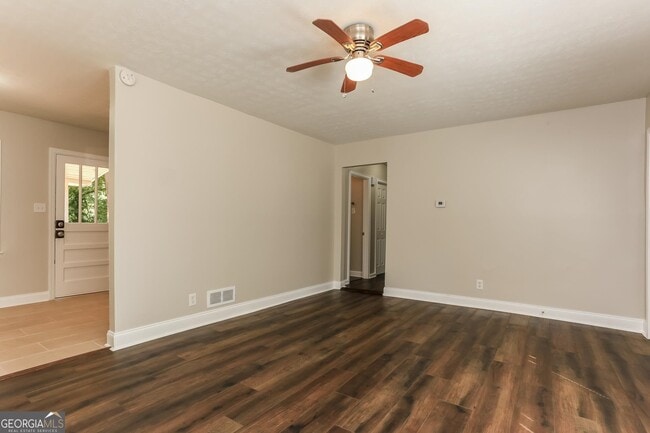 Building Photo - 3230 Bluebird Ln