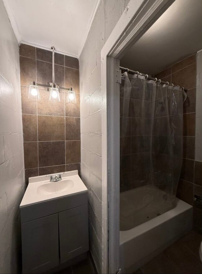 Building Photo - Quiet 1 bed 1 bath in Montgomery!