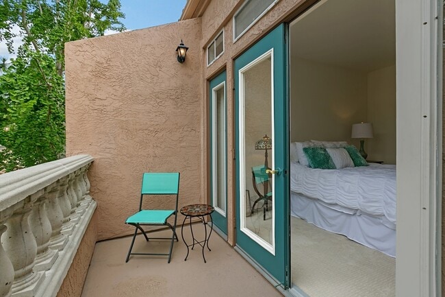 Building Photo - 3525 Cameo Dr