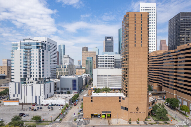 Building Photo - Four Seasons Hotel Residences