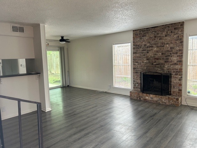 living room from the front door - 1403 Fairfield Dr