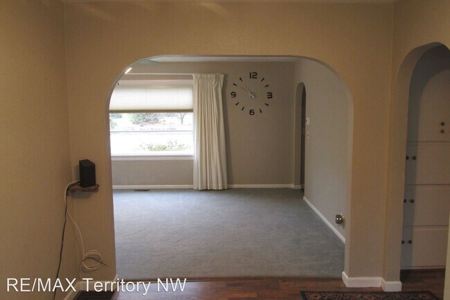 Building Photo - 2 br, 1 bath House - 1324 E. Fairhaven Avenue