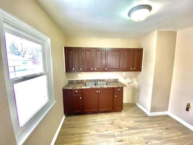 Foto del edificio - 4381 Johnson St
