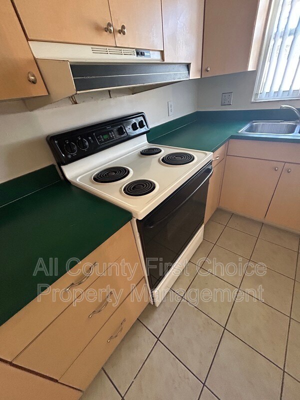 Foto del edificio - 928 Lake Palms Dr