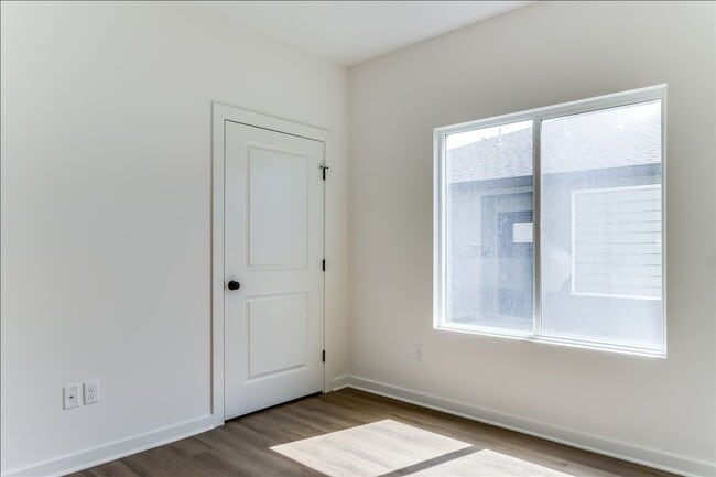 Building Photo - 11318 W 35th St S