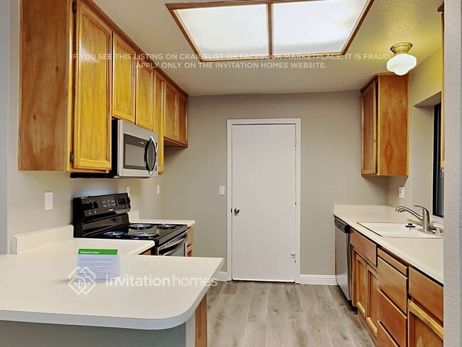 Building Photo - 3412 Saxonville Way