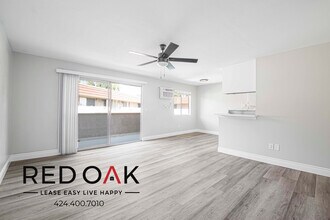 Building Photo - 821 N Wilcox Ave