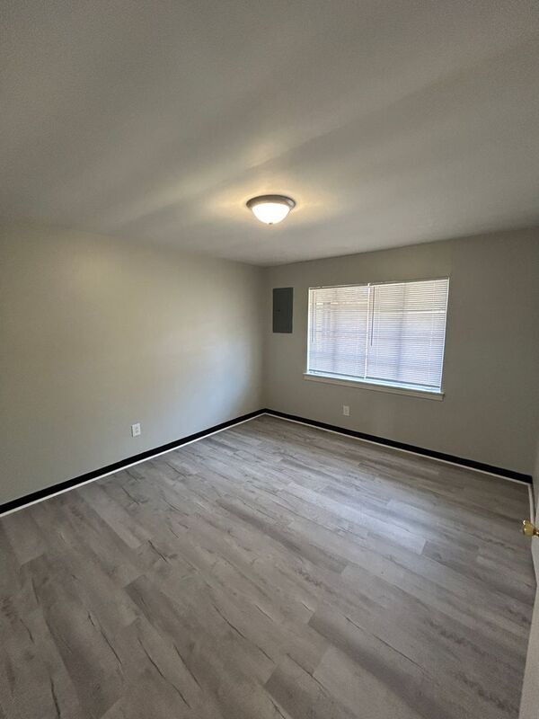 Building Photo - 1346 Vinesville Rd
