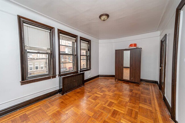 Building Photo - 3508 Park Ave