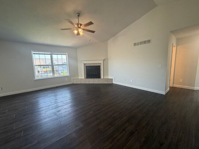 Building Photo - 135 Lyle Curtis Cir