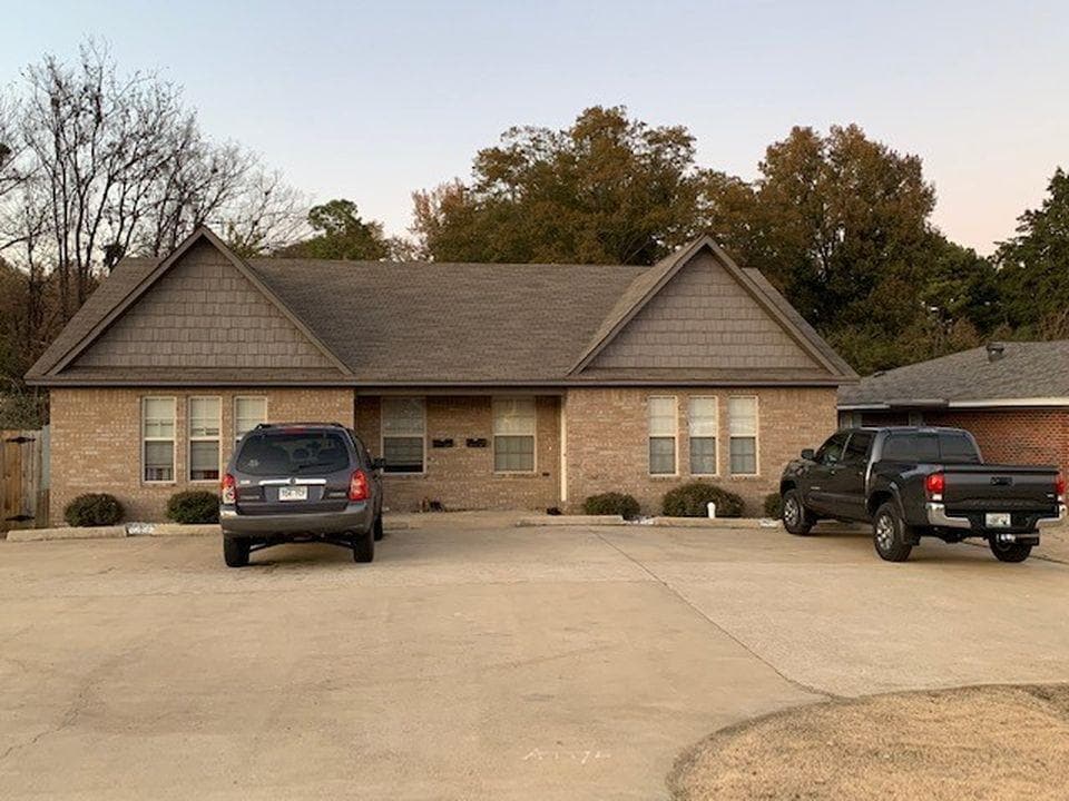 Primary Photo - 1612 Johnson Unit B