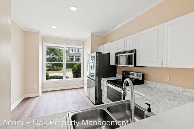 Building Photo - 2 br, 3 bath House - 904 Edgewater Cir