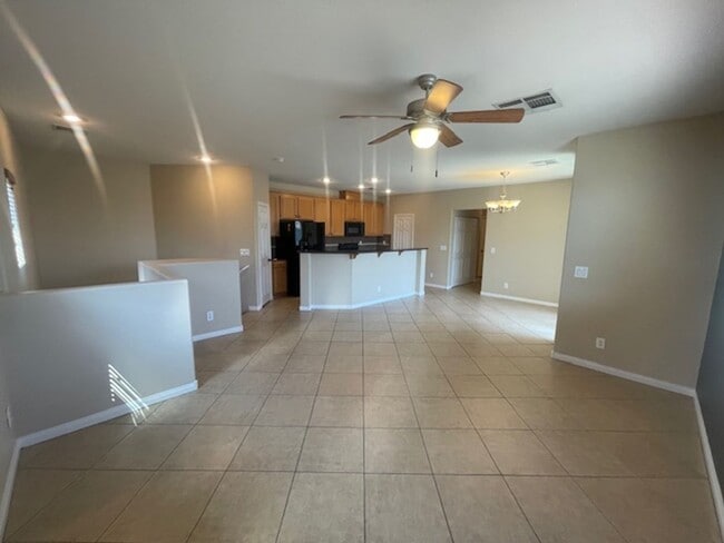 Building Photo - Upgraded 2 Bedroom Condo W/ 1 Car Garage N...