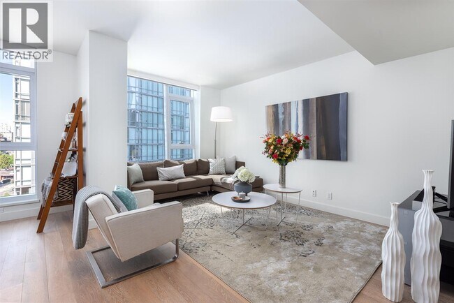 Building Photo - 1499 W Pender St