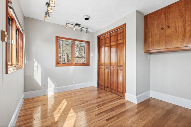 Foto del edificio - 1 Oak Grove Ct