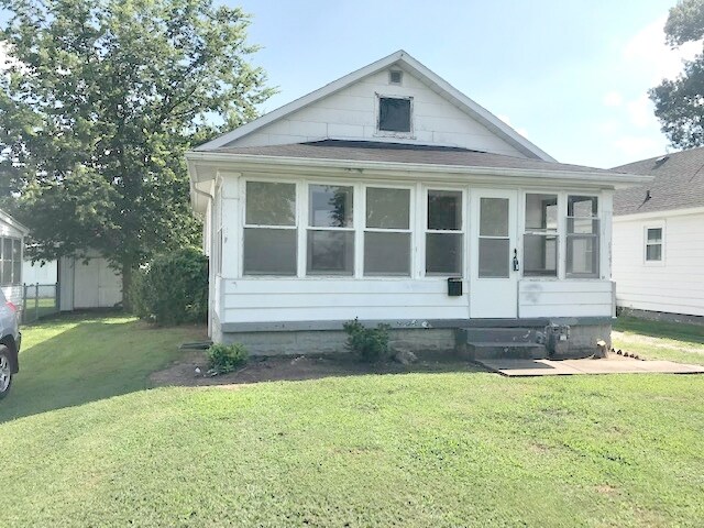 Primary Photo - 2161 E Eichel Ave