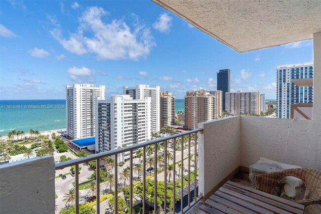 Building Photo - 1865 S Ocean Dr