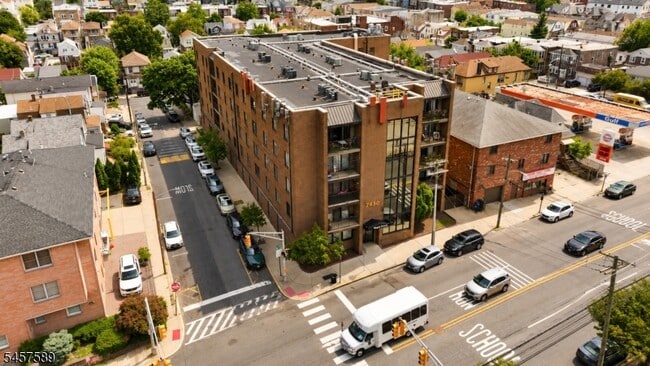 Building Photo - 7430 John F. Kennedy Blvd
