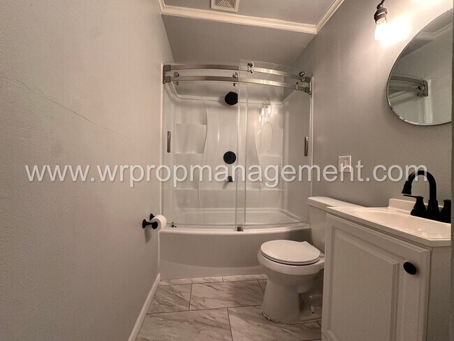 Foto del edificio - 4 Bed 1 1/2 Bath Home